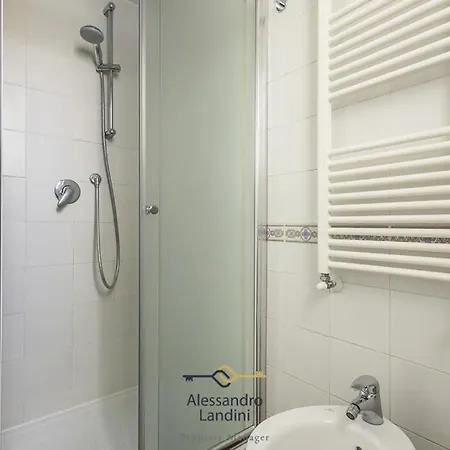 Casa Elegante Parking Privato 호텔