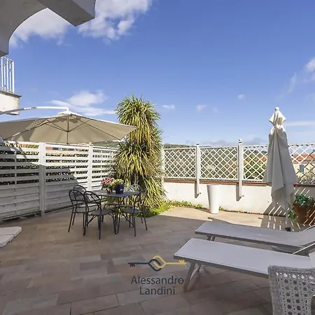 Casa Elegante Parking Privato * 디아노 카스텔로