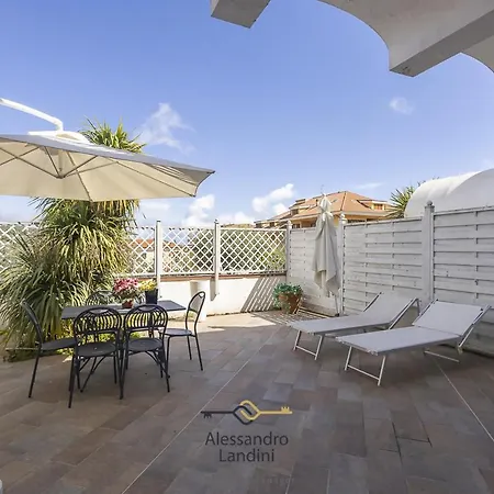 Casa Elegante Parking Privato 호텔